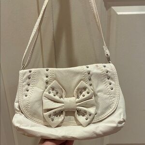 Elegant White Bow Accent Handbag